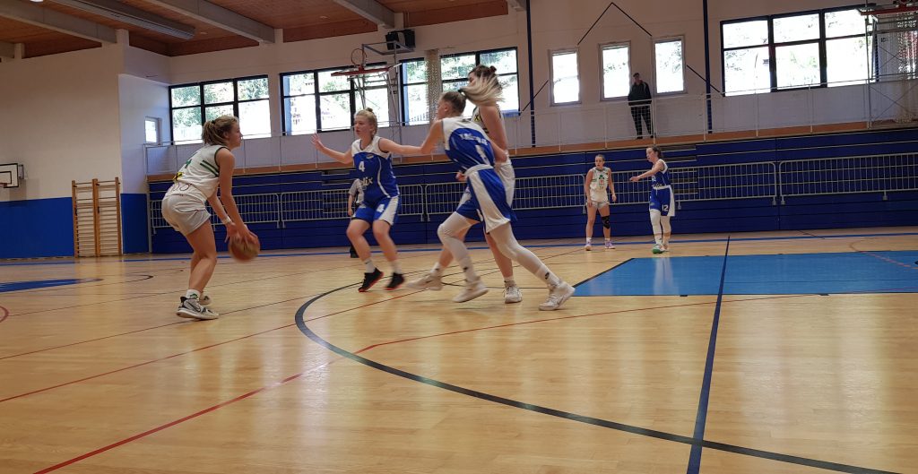 Kadetinje na Jesenicah odigrale prvi tekmi v sezoni