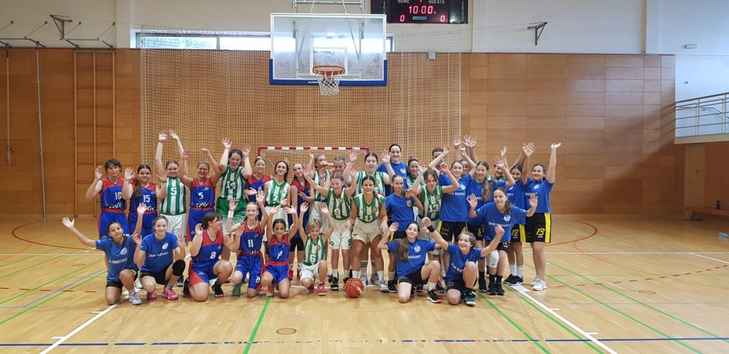 Tudi starejše pionirke začele sezono LWB